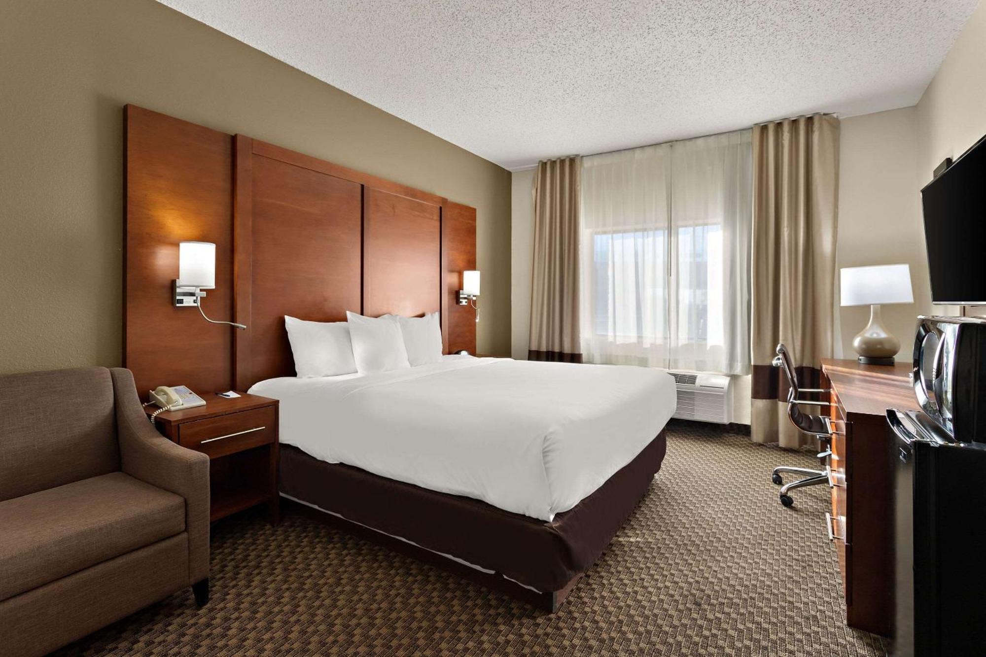 คอมฟอร์ท สวีทส์ ยูนิเวอร์ซิตี้ Hotel ลาสครูเซส ภายนอก รูปภาพ