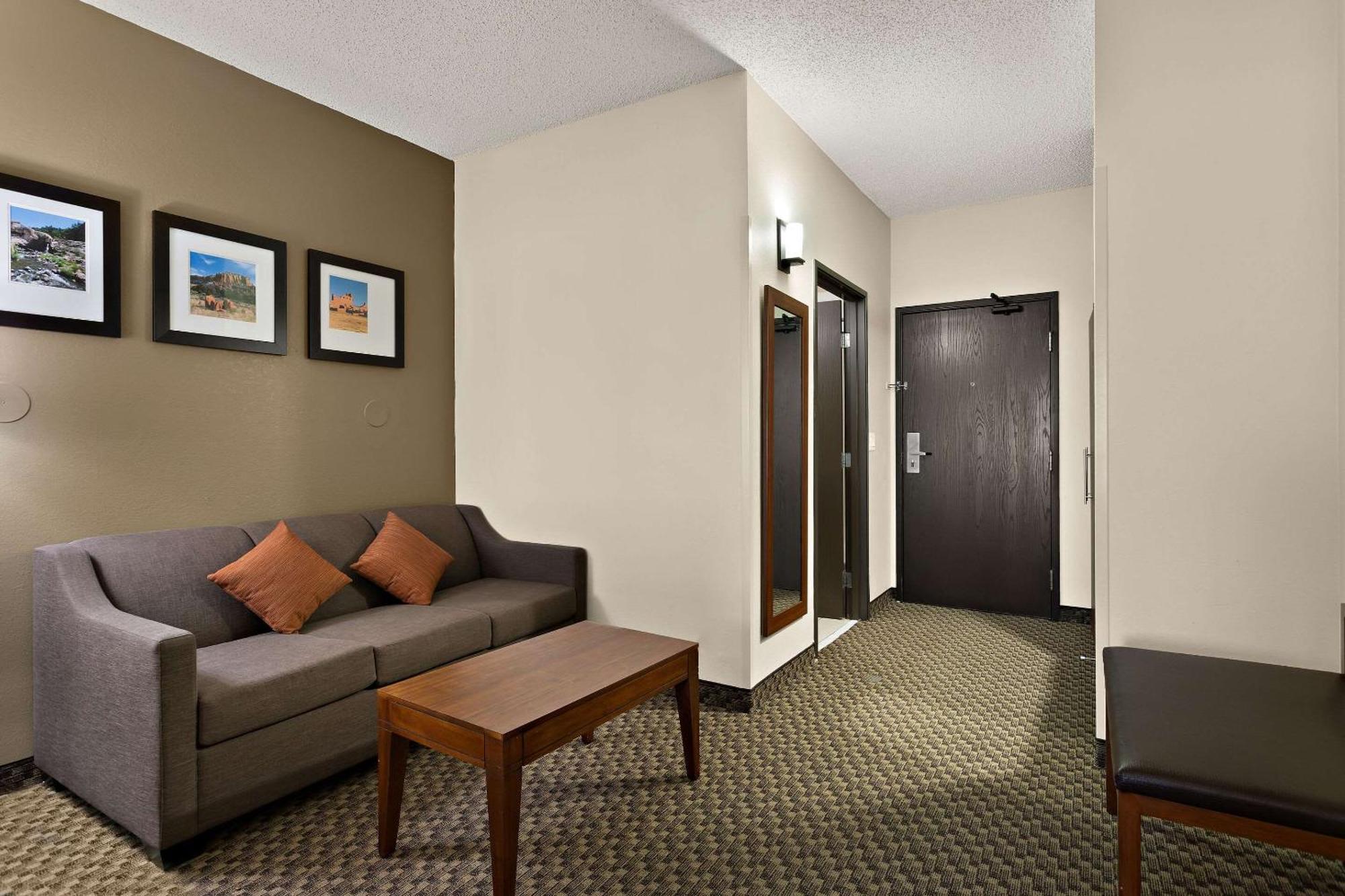 คอมฟอร์ท สวีทส์ ยูนิเวอร์ซิตี้ Hotel ลาสครูเซส ภายนอก รูปภาพ
